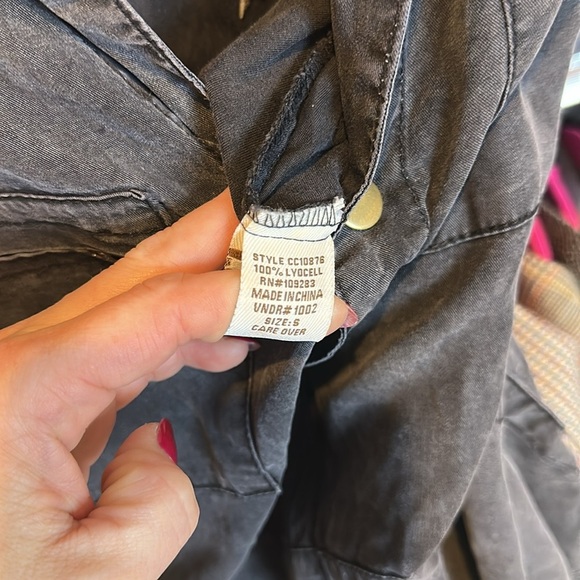 100% lyocell gray with stars 6 pocket front zipper/snap closure jumpsuit size S - Picture 2 of 3